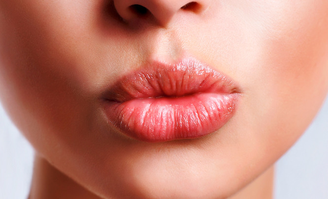 Перманентный макияж губ с 3D эффектом